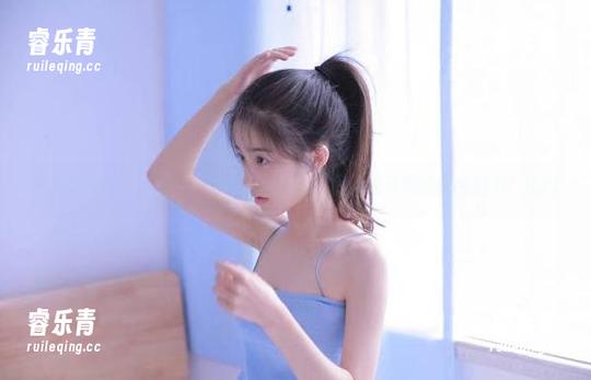 享受Umeko J的小狗女孩免费作品，尽情感受她的创意魅力！.txt